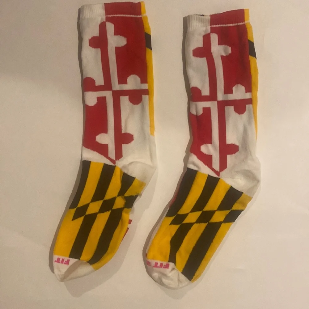 UMD UNIVERSITY OF MARYLAND Athletic Flag Socks Mens M Medium $15 EUC
